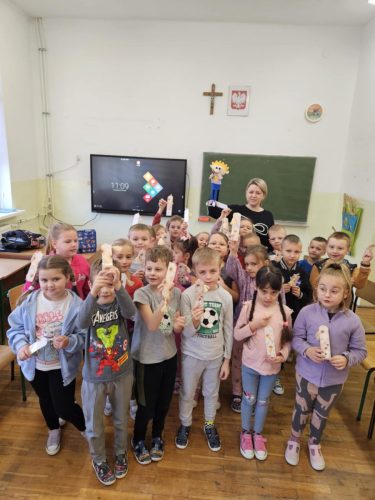 PROJEKT: Z BRATKIEM CZYTANIE