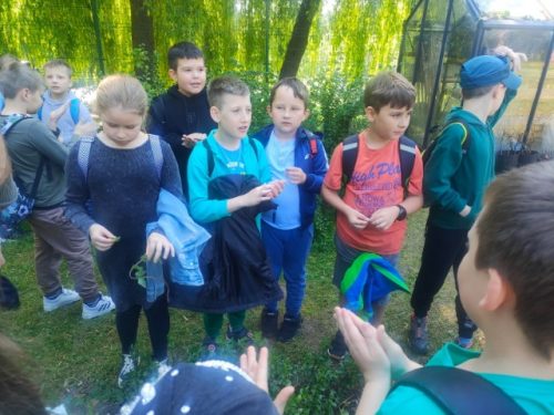 Wycieczka kl. 2ab oraz kl. 3b do ogrodu edukacyjnego w Rzuchowej