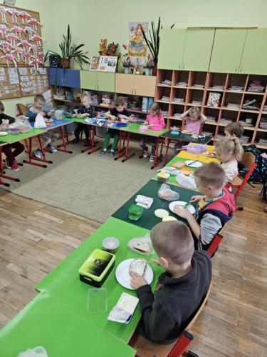 ZDROWO ROŚNIEMY, BO SMACZNE I ZDROWE ŚNIADANIE JEMY!