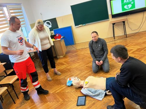 projekt „Stworzeni by pomagać – podniesienie kompetencji społecznych gwarancją bezpieczeństwa”